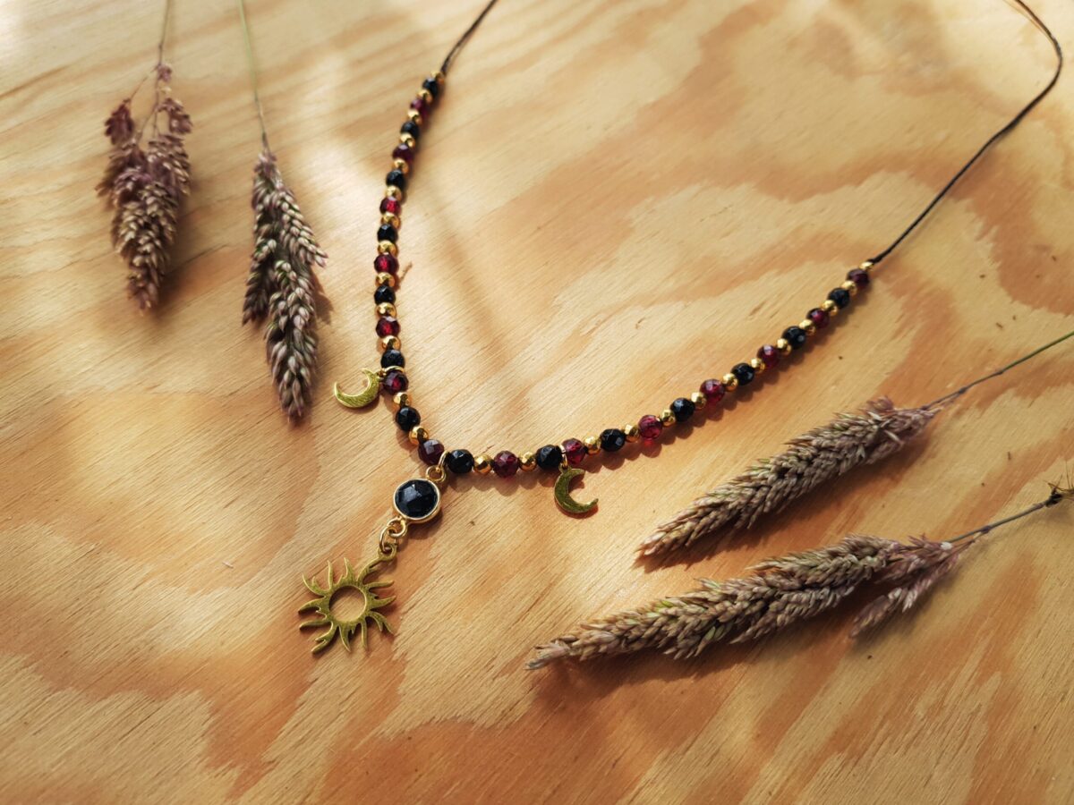 Naszyjnik "Bogini Witalności" - Ganat, Onyks, Hematyt