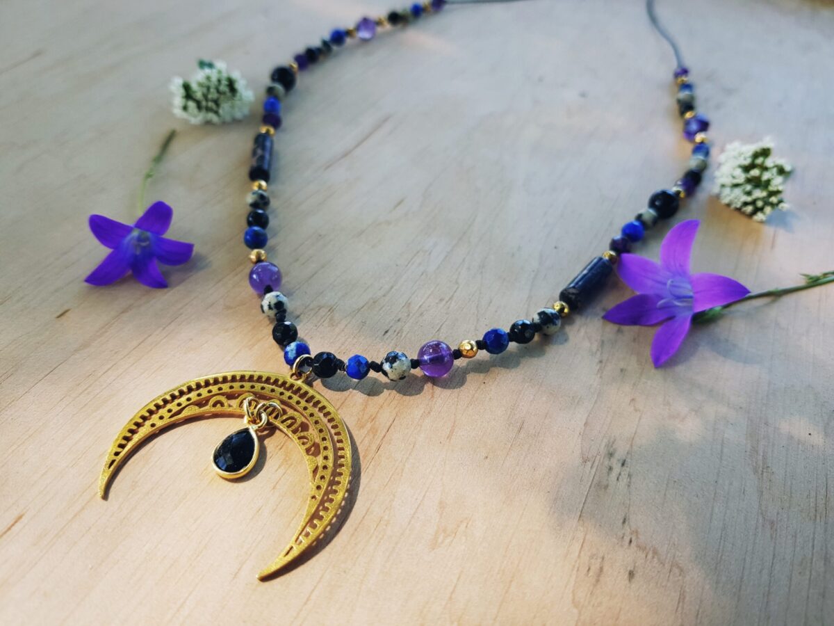 Naszyjnik "Lunula Wiedźmy" - Onyks, Ametyst, Lapis lazuli, Rodonit, Jaspis, Hematyt - obrazek 2