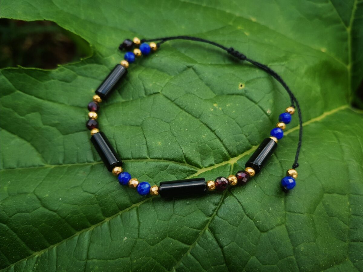 Bransoletka "Ochrona i Witalność" - Onyks, Lapis lazuli, Granat, Hematyt - obrazek 1