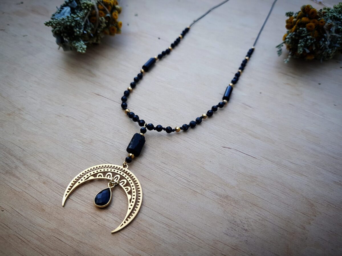 Naszyjnik "Lunula Ochronna" - Turmalin, Onyks, Hematyt