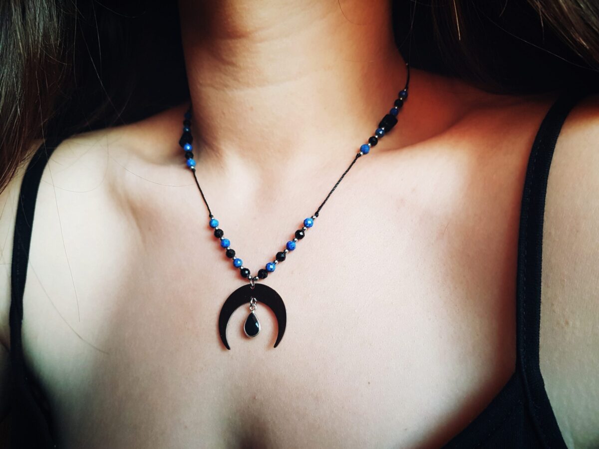 Naszyjnik Lunula Intuicji - Turmalin, Lapis lazuli, Onyks, Hematyt