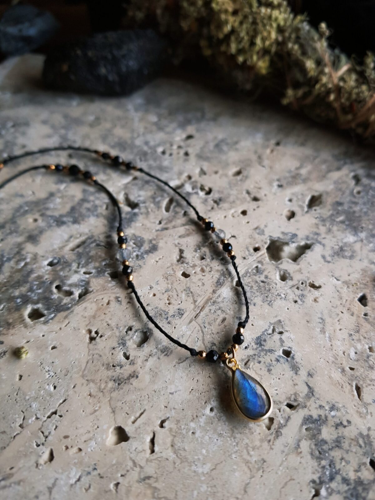 Naszyjnik "Magiczny Medalion Ochronny" - Labradoryt, Turmalin, Hematyt - obrazek 6