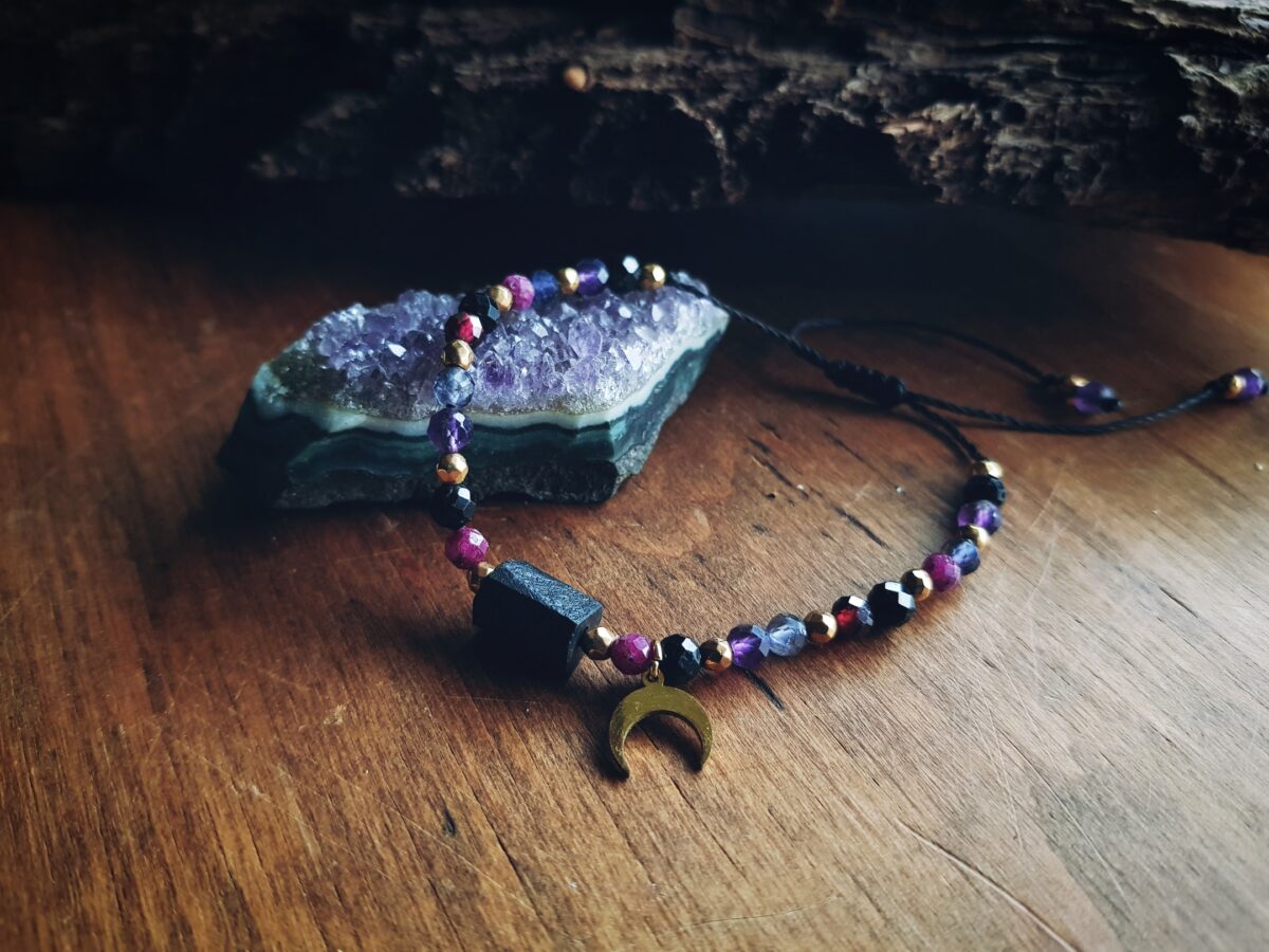 Bransoletka "Strażniczka z Kosmosu" - Turmalin, Iolit, Ametyst, Rubin, Granat, Onyks - obrazek 3