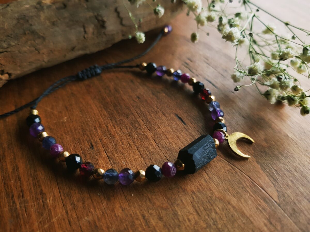 Bransoletka "Strażniczka z Kosmosu" - Turmalin, Iolit, Ametyst, Rubin, Granat, Onyks