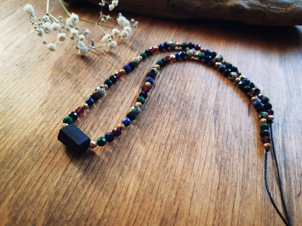 Naszyjnik "Ukojenie" - Turmalin, Granat, Jaspis, Malachit, Lapis lazuli - obrazek 3