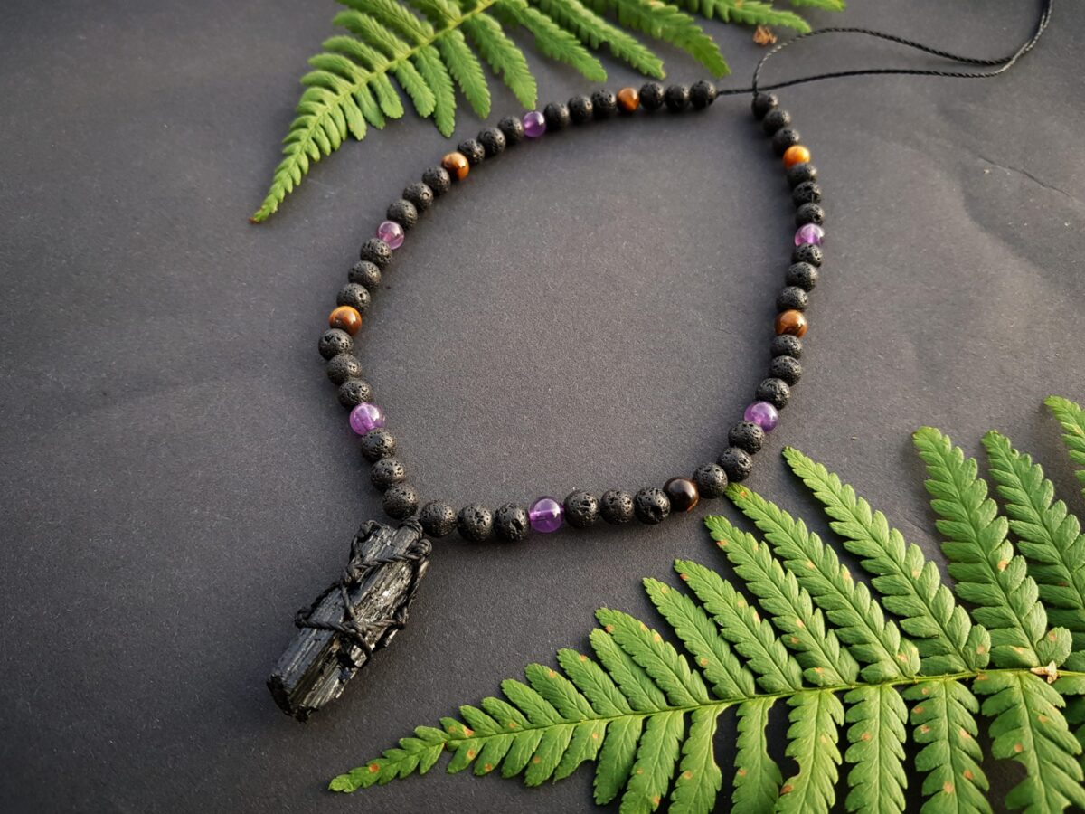 Męski naszyjnik "Żywioły" - Turmalin, Lawa wulkaniczna, Tygrysie oko, Ametyst