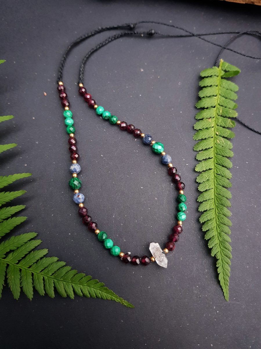 Naszyjnik "Przewodniczka” – Diament Herkimer, Granat, Malachit, Szafir - obrazek 10