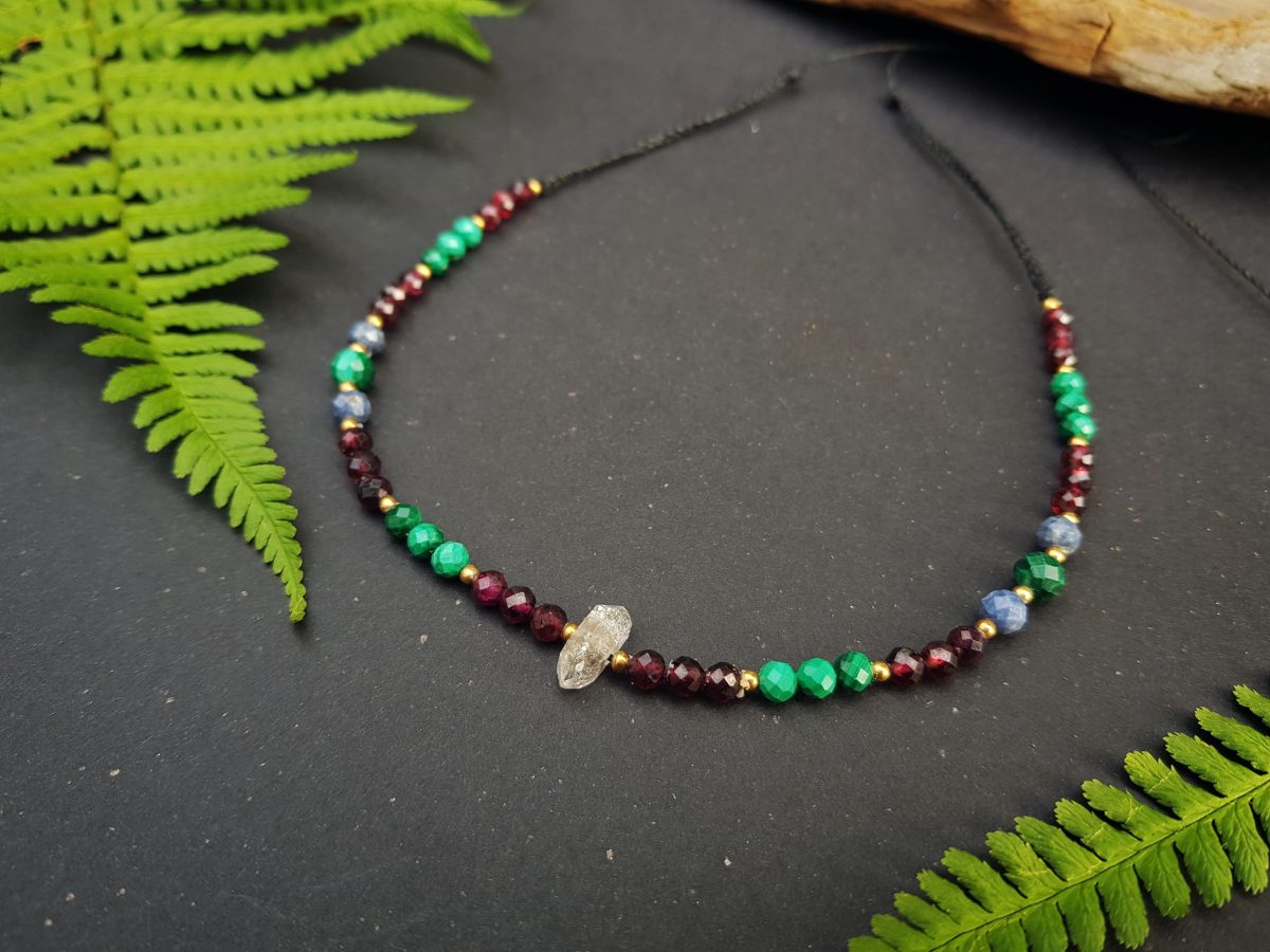 Naszyjnik "Przewodniczka” – Diament Herkimer, Granat, Malachit, Szafir - obrazek 3