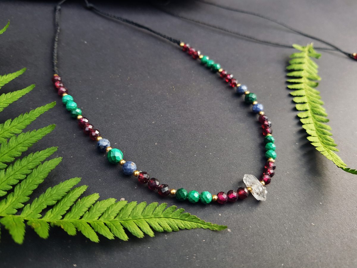 Naszyjnik "Przewodniczka” – Diament Herkimer, Granat, Malachit, Szafir - obrazek 5