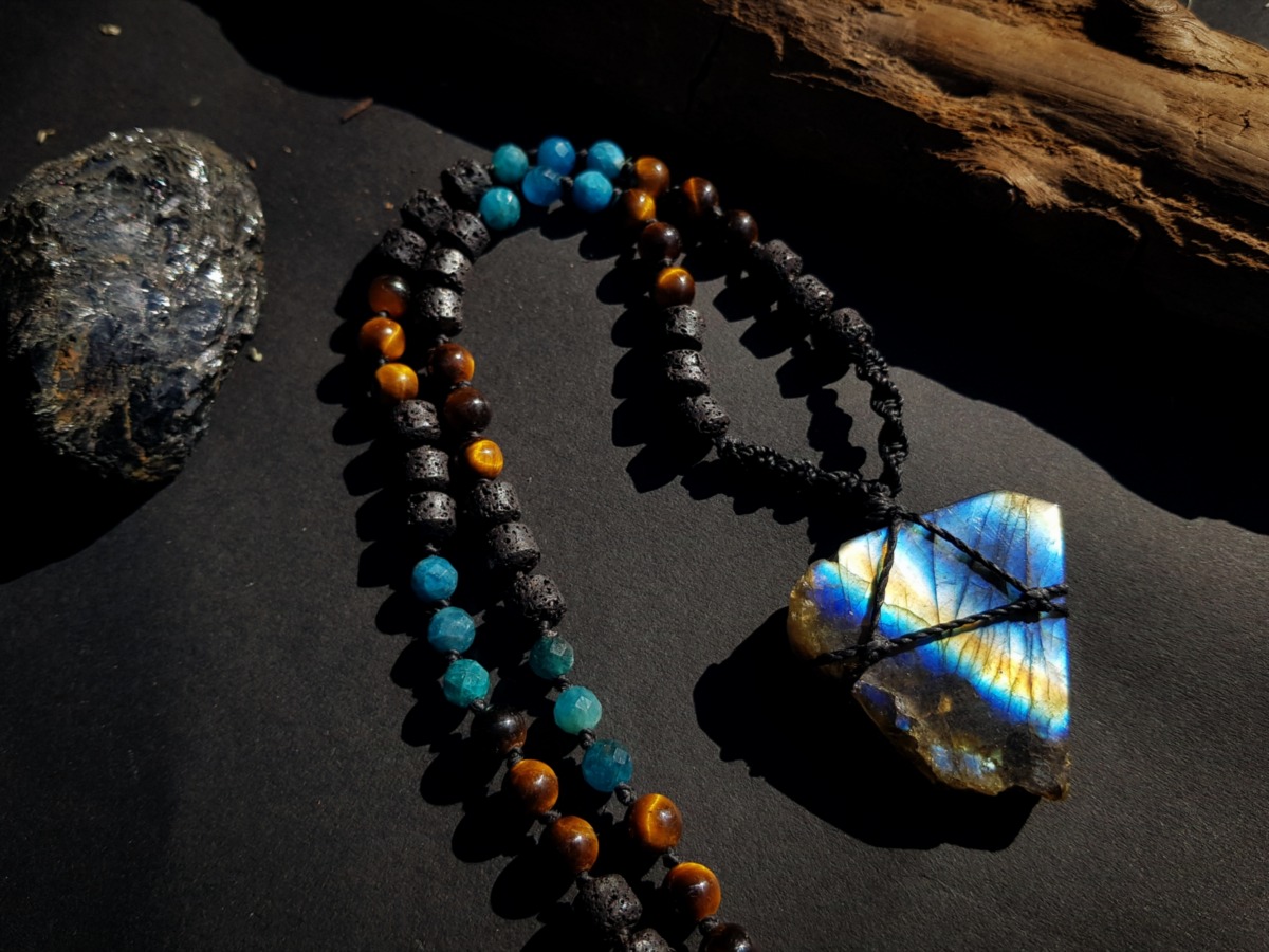 Unikatowy Męski Naszyjnik Szamana - Labradoryt, Lawa wulkaniczna, Apatyt, Tygrysie oko